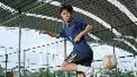 中国队短道速滑男选手预赛全胜晋级下一轮