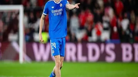 戴維斯直言：英超之路挑战重重，足球热血依旧！