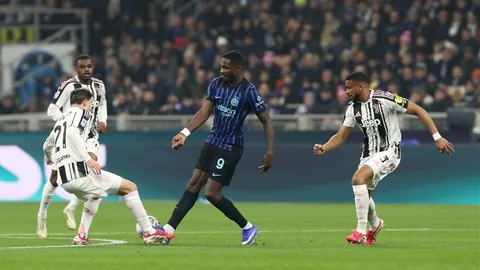 深圳20281-1武汉三镇B队战况：何鑫杰进球，王梓洋扳平